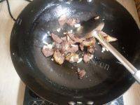 家常菜牛肉炒荷兰豆做法图解4)