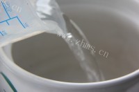 凉爽的绿豆沙麦片冰棒做法图解5)