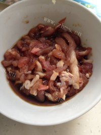 芳香四溢的蒜苔炒肉做法图解1)