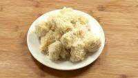 美味的菠萝鸡球做法图解4)
