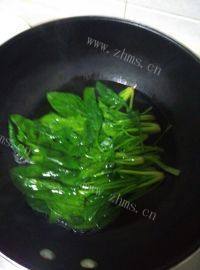 美味早餐猪肝菠菜粥做法图解4)