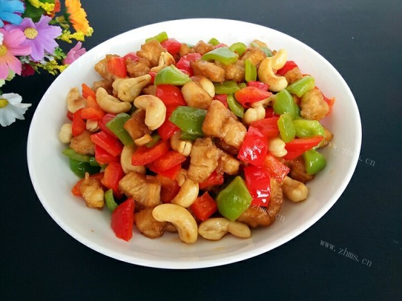 特下饭的彩椒腰果鸡丁
