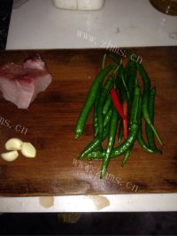 家常菜青椒炒瘦肉做法图解1)