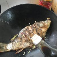 家家必学红烧鲤鱼做法图解6)