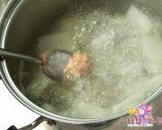 自制冬瓜粉丝丸子汤做法图解3)