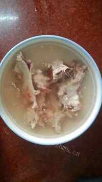 牛骨番茄马铃薯汤做法图解1)
