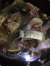 豆腐炖鱼做法图解10)