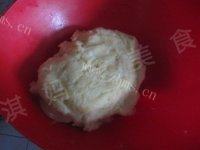 自己做的葱香土豆饼做法图解8)