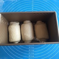 自制炼奶吐司做法图解10)