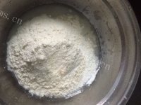 美味的香菇肉末生煎包子做法图解2)
