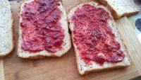 草莓果酱三明治的做法图解三