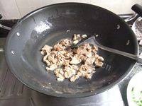 「DIY美食」苦瓜炒肉片做法图解5)