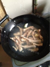 美味的香卤凤爪做法图解2)