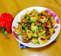 美味的猪肉焖土豆