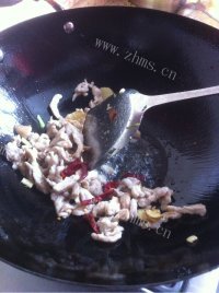 家常菜肉丝青椒土豆片做法图解3)
