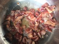 口感丰富的青椒炒瘦肉做法图解2)