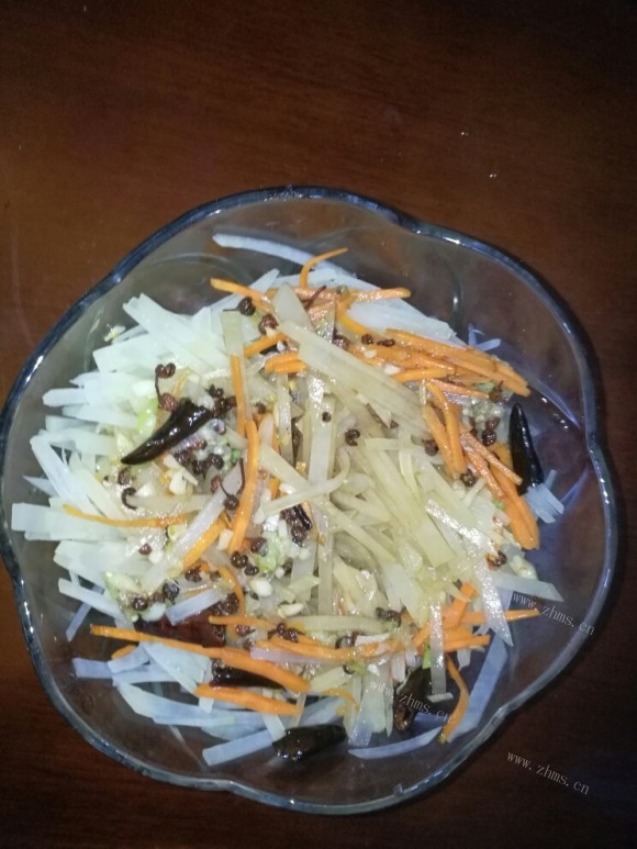 喷香的炝拌土豆丝