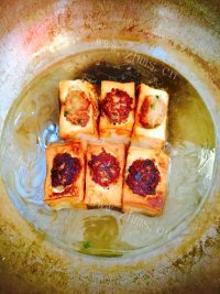 地道的客家酿豆腐做法图解7)