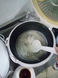 家常快手酸辣面做法图解4)