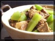 家常菜莴笋炖排骨