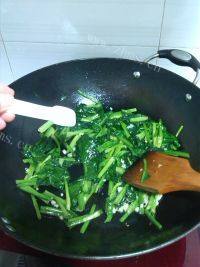 香飘的蒜蓉菠菜做法图解6)