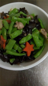 美味木耳鸡肉炒豆角做法图解9)