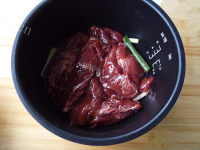 美味的电饭锅版叉烧肉做法图解13)