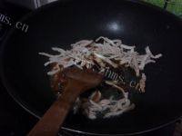 肉丝炒芹菜自制做法图解5)