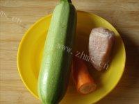 家常菜西葫芦炒肉片做法图解1)