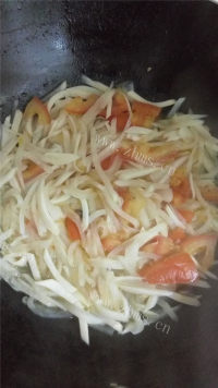 美味杏鲍菇萝卜汤面做法图解6)