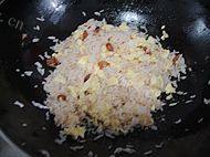 鲜虾炒饭做法图解20)