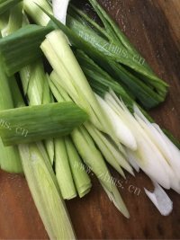 美味的海鲜炒面做法图解4)