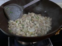 美味的台湾卤肉饭做法图解7)