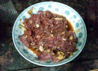 香嫩可口的西兰花炒牛肉做法图解1)