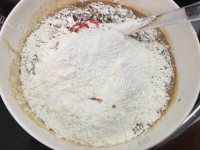 自制草莓巧克力蛋糕做法图解10)