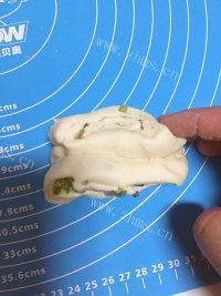 自制葱油花卷做法图解12)