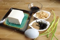 肉松皮蛋拌豆腐做法图解1)