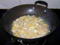 美味的鲜虾豆腐汤做法图解11)