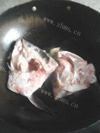 家常菜鱼头豆腐煲做法图解6)