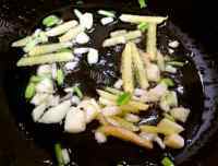 牛肉炖土豆做法图解4)