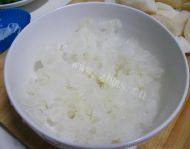 美味的银耳雪梨汁做法图解3)