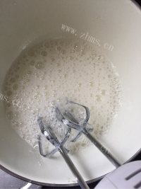 唇齿留香的电饭煲蛋糕做法图解2)