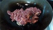 家常菜洋葱炒猪心做法图解3)