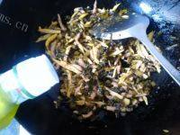 好吃的雪里蕻炒肉丝做法图解10)