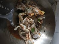 妈妈最爱的香辣皮皮虾做法图解3)