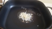 葱香土豆烧鸡心做法图解5)