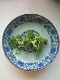 美味的酱炖鲫鱼做法图解10)