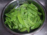 「DIY」清炒荷兰豆做法图解1)