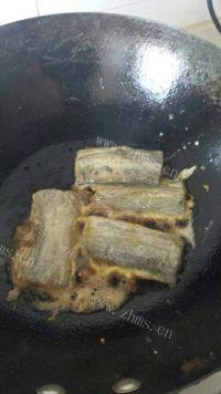 美味的香煎带鱼做法图解3)