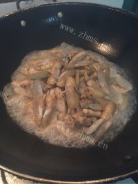 美味的清炒蛏子做法图解4)